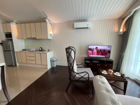 Grand Florida Brach Front Pattaya by Polla Jokul